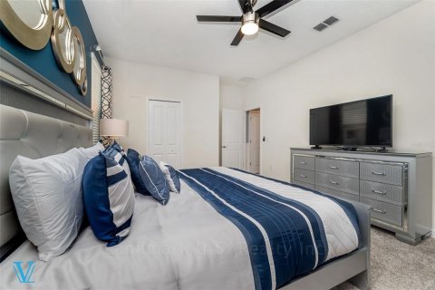 House in Davenport, Florida 8 bedrooms, 363.15 sq.m. № 1853430 - photo 24