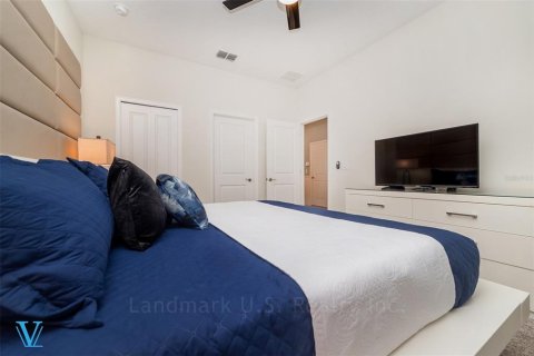 House in Davenport, Florida 8 bedrooms, 363.15 sq.m. № 1853430 - photo 27