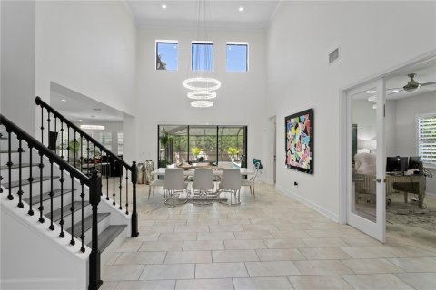 House in Tampa, Florida 5 bedrooms, 398.46 sq.m. № 2231389 - photo 7