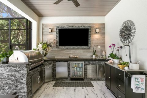 House in Tampa, Florida 5 bedrooms, 398.46 sq.m. № 2231389 - photo 26