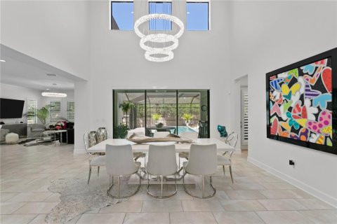 House in Tampa, Florida 5 bedrooms, 398.46 sq.m. № 2231389 - photo 8