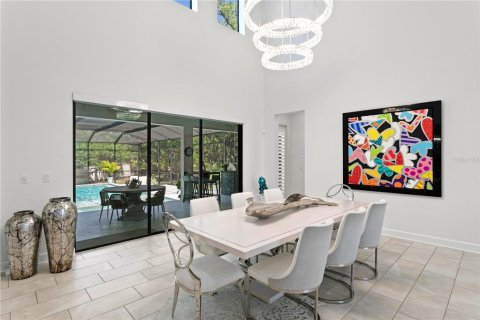 House in Tampa, Florida 5 bedrooms, 398.46 sq.m. № 2231389 - photo 9