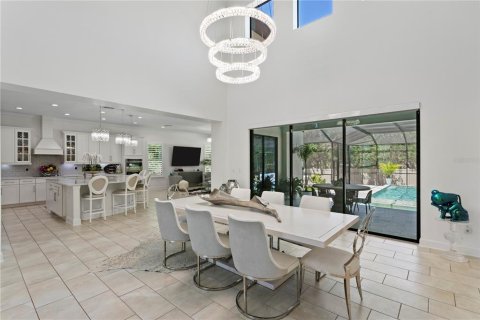 House in Tampa, Florida 5 bedrooms, 398.46 sq.m. № 2231389 - photo 11