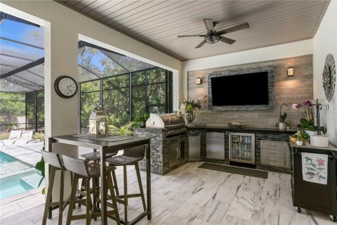 House in Tampa, Florida 5 bedrooms, 398.46 sq.m. № 2231389 - photo 25