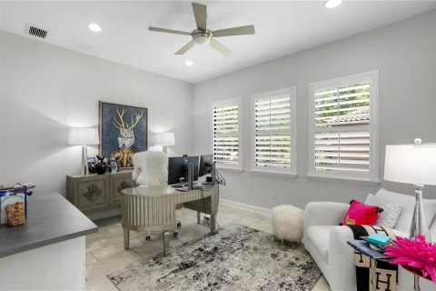 House in Tampa, Florida 5 bedrooms, 398.46 sq.m. № 2231389 - photo 27