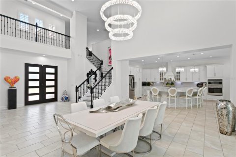 House in Tampa, Florida 5 bedrooms, 398.46 sq.m. № 2231389 - photo 5
