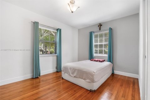 House in North Miami, Florida 2 bedrooms, 123.56 sq.m. № 1953635 - photo 7