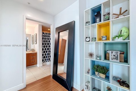 Copropriété à louer à Hallandale Beach, Floride: 1 chambre, 77.2 m2 № 2056802 - photo 14