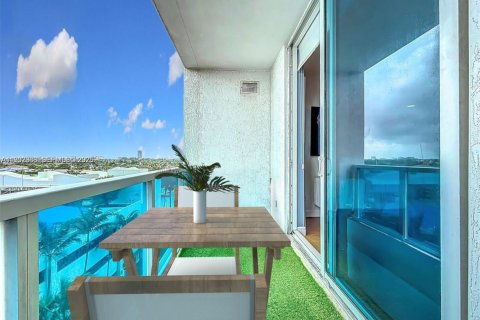 Copropriété à louer à Hallandale Beach, Floride: 1 chambre, 77.2 m2 № 2056802 - photo 21