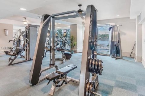 Copropriété à louer à Hallandale Beach, Floride: 1 chambre, 77.2 m2 № 2056802 - photo 26