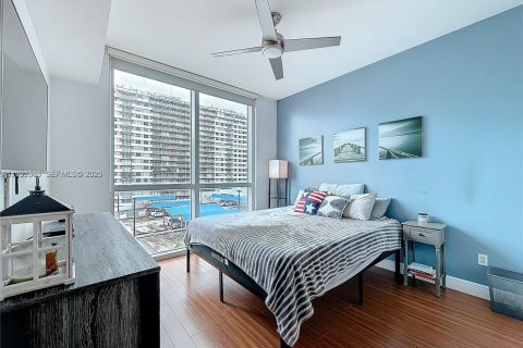 Copropriété à louer à Hallandale Beach, Floride: 1 chambre, 77.2 m2 № 2056802 - photo 17