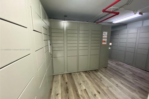 Condominio en alquiler en Miami, Florida, 1 dormitorio, 63.64 m2 № 1951353 - foto 13
