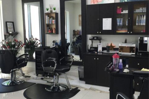 Condominio en alquiler en Miami, Florida, 1 dormitorio, 63.64 m2 № 1951353 - foto 11