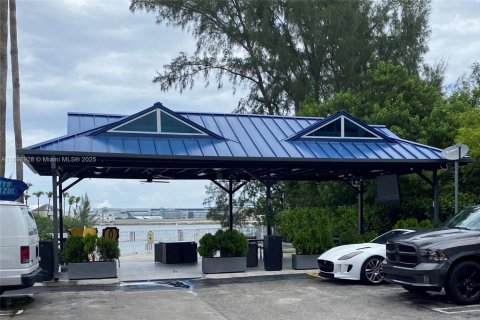 Condominio en alquiler en Miami, Florida, 1 dormitorio, 63.64 m2 № 1951353 - foto 23