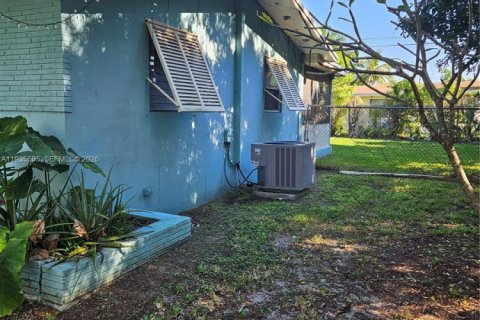 Casa en venta en Margate, Florida, 2 dormitorios, 90.58 m2 № 1993726 - foto 6