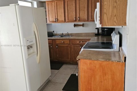 Casa en venta en Margate, Florida, 2 dormitorios, 90.58 m2 № 1993726 - foto 11