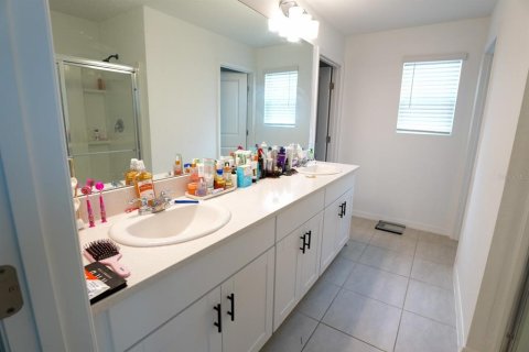 House in Haines City, Florida 4 bedrooms, 210.98 sq.m. № 1882865 - photo 13