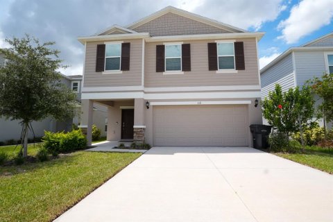 House in Haines City, Florida 4 bedrooms, 210.98 sq.m. № 1882865 - photo 1