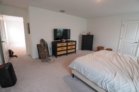 House in Haines City, Florida 4 bedrooms, 210.98 sq.m. № 1882865 - photo 9