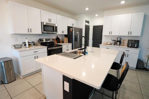 House in Haines City, Florida 4 bedrooms, 210.98 sq.m. № 1882865 - photo 17