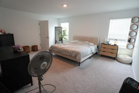 House in Haines City, Florida 4 bedrooms, 210.98 sq.m. № 1882865 - photo 8