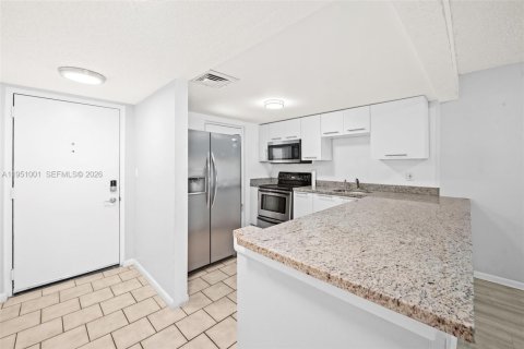 Снять в аренду кондоминиум в Помпано-Бич, Флорида 2 спальни, 92.9м2, № 2006034 - фото 8