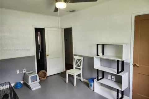 Villa ou maison à vendre à Hialeah, Floride: 4 chambres, 146.97 m2 № 2173292 - photo 12