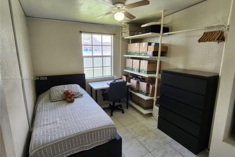 Villa ou maison à vendre à Hialeah, Floride: 4 chambres, 146.97 m2 № 2173292 - photo 29