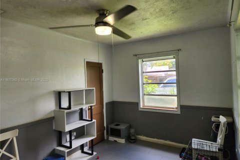 Villa ou maison à vendre à Hialeah, Floride: 4 chambres, 146.97 m2 № 2173292 - photo 11