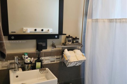 Villa ou maison à vendre à Hialeah, Floride: 4 chambres, 146.97 m2 № 2173292 - photo 20