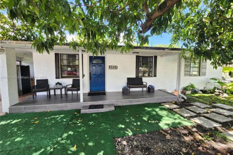 Villa ou maison à Hialeah, Floride 4 chambres, 146.97 m2 № 2173292
