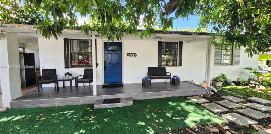 Villa ou maison à Hialeah, Floride 4 chambres, 146.97 m2 № 2173292