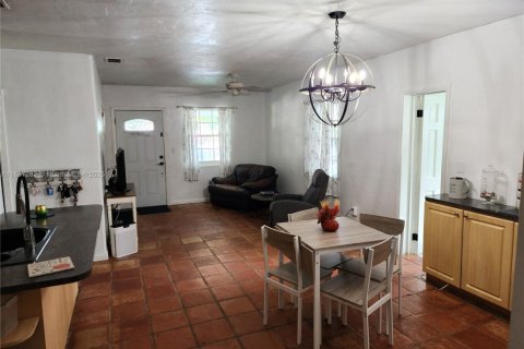 Villa ou maison à vendre à Hialeah, Floride: 4 chambres, 146.97 m2 № 2173292 - photo 22