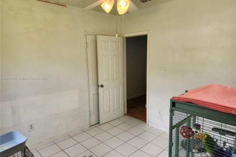 Villa ou maison à vendre à Hialeah, Floride: 4 chambres, 146.97 m2 № 2173292 - photo 16