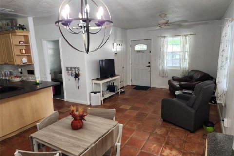 Villa ou maison à vendre à Hialeah, Floride: 4 chambres, 146.97 m2 № 2173292 - photo 23