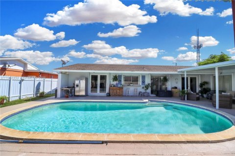 Villa ou maison à vendre à Miami, Floride: 3 chambres, 147.9 m2 № 2052034 - photo 24
