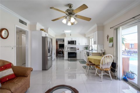 Villa ou maison à vendre à Miami, Floride: 3 chambres, 147.9 m2 № 2052034 - photo 10