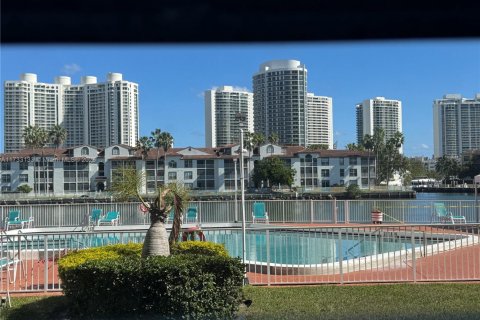 Copropriété à vendre à Aventura, Floride: 1 chambre, 75.25 m2 № 1729747 - photo 4