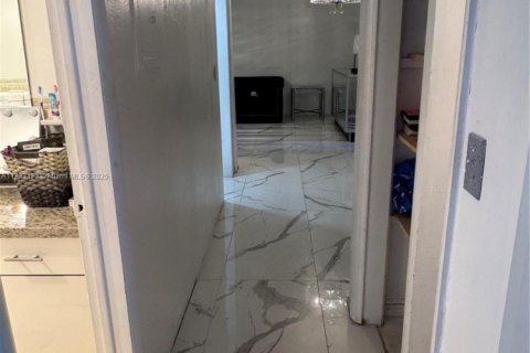 Copropriété à vendre à Aventura, Floride: 1 chambre, 75.25 m2 № 1729747 - photo 13