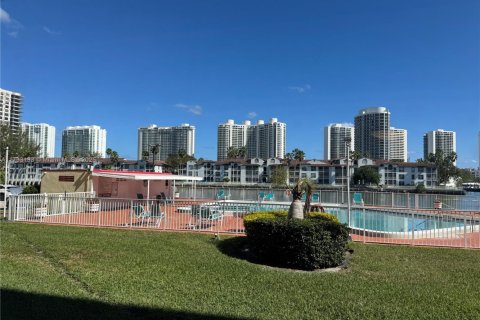 Copropriété à vendre à Aventura, Floride: 1 chambre, 75.25 m2 № 1729747 - photo 2
