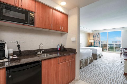 Copropriété à vendre à Sunny Isles Beach, Floride: 164.07 m2 № 1814679 - photo 6