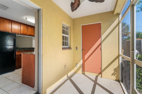 Adosado en alquiler en Saint Petersburg, Florida, 2 dormitorios, 142.88 m2 № 1888592 - foto 16