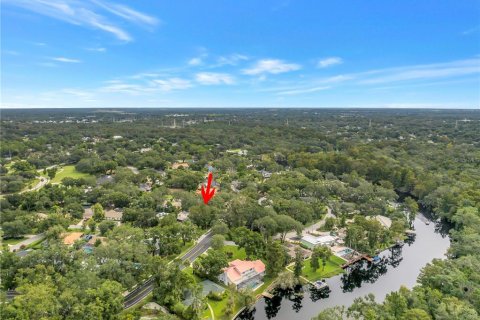 House in Temple Terrace, Florida 5 bedrooms, 325.72 sq.m. № 2391397 - photo 4