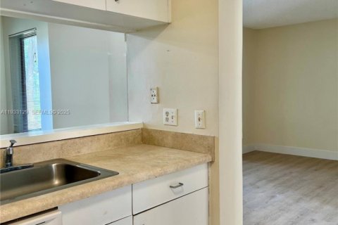 Condominio en alquiler en Coral Springs, Florida, 1 dormitorio, 75.81 m2 № 1991884 - foto 19