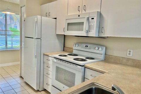 Condominio en alquiler en Coral Springs, Florida, 1 dormitorio, 75.81 m2 № 1991884 - foto 16