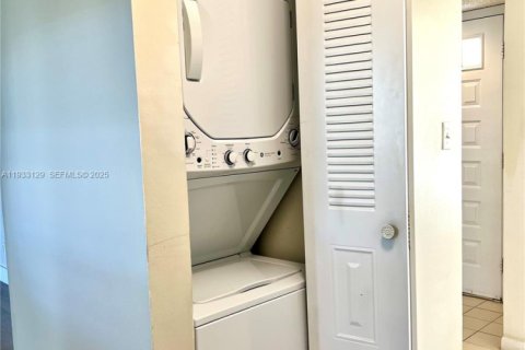 Condominio en alquiler en Coral Springs, Florida, 1 dormitorio, 75.81 m2 № 1991884 - foto 23