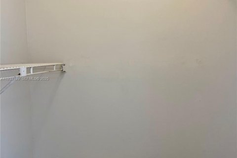 Condominio en alquiler en Coral Springs, Florida, 1 dormitorio, 75.81 m2 № 1991884 - foto 28