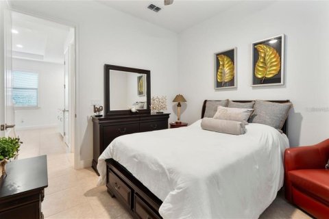 House in Orlando, Florida 3 bedrooms, 189.8 sq.m. № 2235054 - photo 10