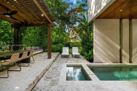 Casa en venta en Miami, Florida, 5 dormitorios, 321.53 m2 № 2244642 - foto 17