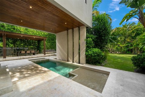 Casa en venta en Miami, Florida, 5 dormitorios, 321.53 m2 № 2244642 - foto 16